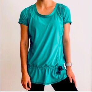 ATHLETA Green WICK-IT RUN TUNIC has reflectors, tunic that ties to adjust, Small